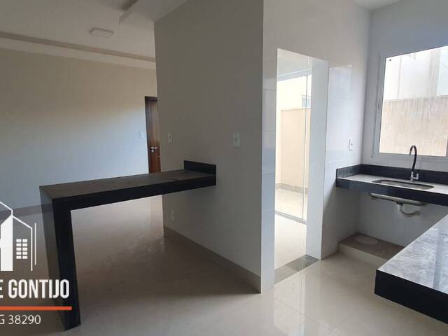 Apartamento para Venda em Patos de Minas - 5
