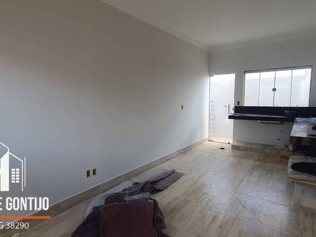 #64 - Casa para Venda em Patos de Minas - MG - 2