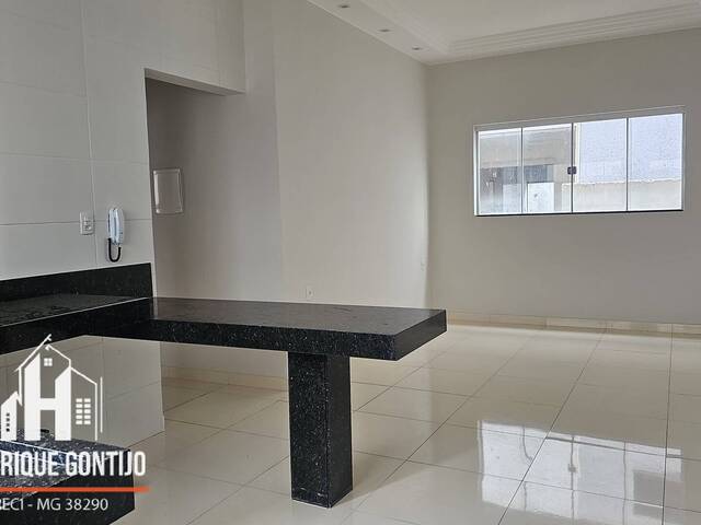 #127 - Apartamento para Venda em Patos de Minas - MG - 2