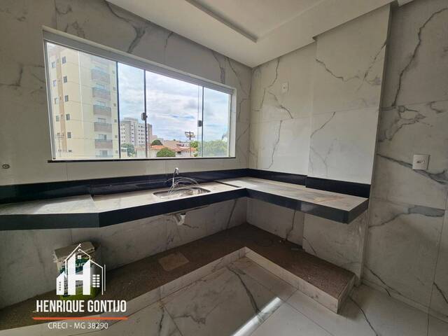 #131 - Apartamento para Venda em Patos de Minas - MG - 3