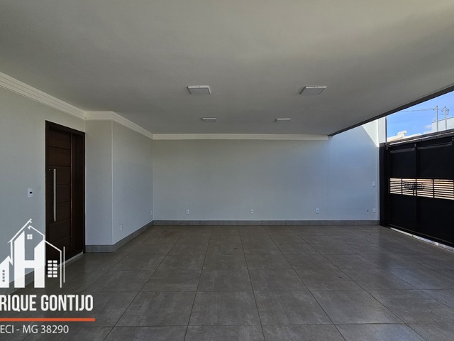 #192 - Casa para Venda em Patos de Minas - MG - 2