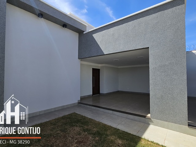 #192 - Casa para Venda em Patos de Minas - MG - 3