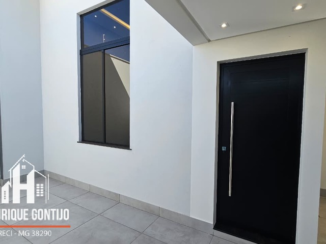 #194 - Casa para Venda em Patos de Minas - MG - 2
