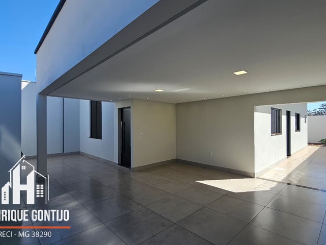 #194 - Casa para Venda em Patos de Minas - MG - 1