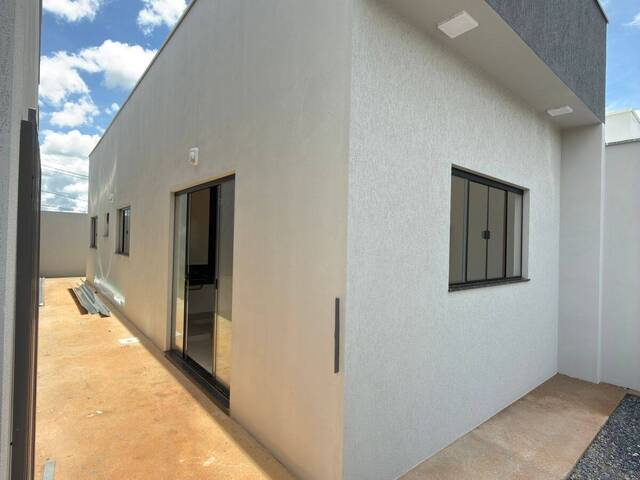 #198 - Casa para Venda em Patos de Minas - MG - 2