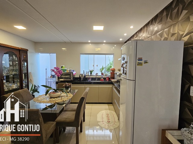 #2 - Apartamento para Venda em Patos de Minas - MG - 3