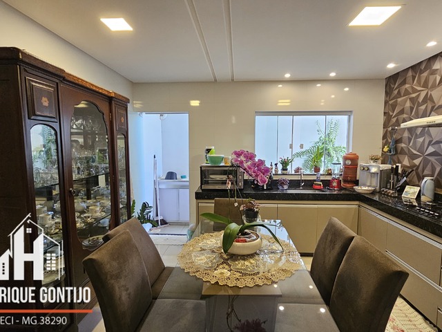 Apartamento para Venda em Patos de Minas - 4